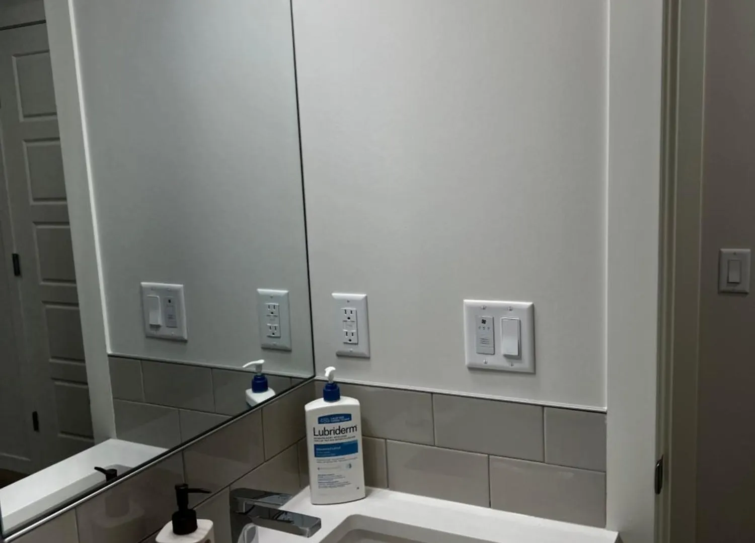 The Haven - Cozy 1 Bedroom Suite In Seton Se Calgary Canada